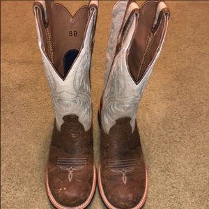 Women’s Ariat Size 8 Boots